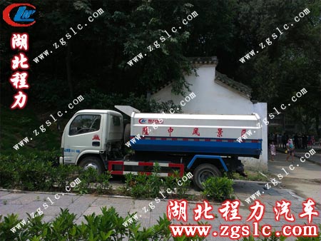 東風(fēng)小霸王掛桶垃圾車側(cè)面效果
