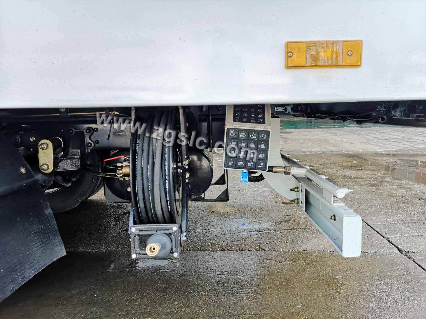 湖北程力東風(fēng)大多利卡洗掃車(國五)