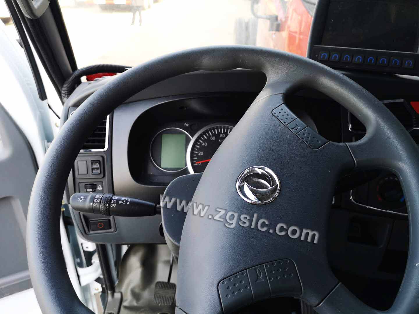 湖北程力東風(fēng)大多利卡洗掃車(國五)