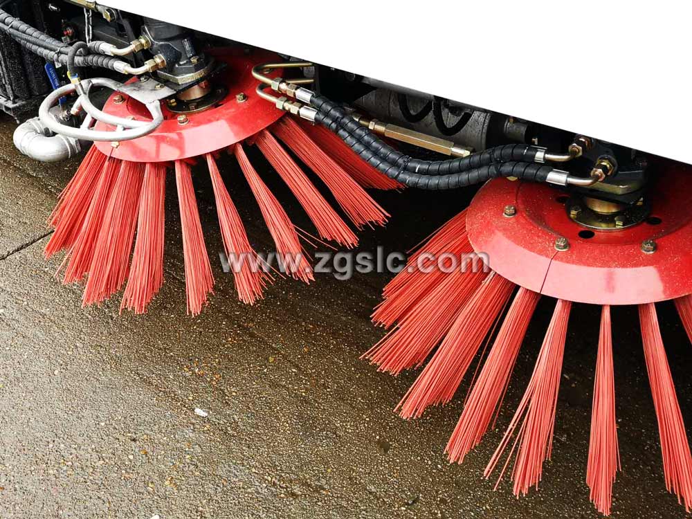程力集團(tuán)東風(fēng)小多利卡掃路車(chē)