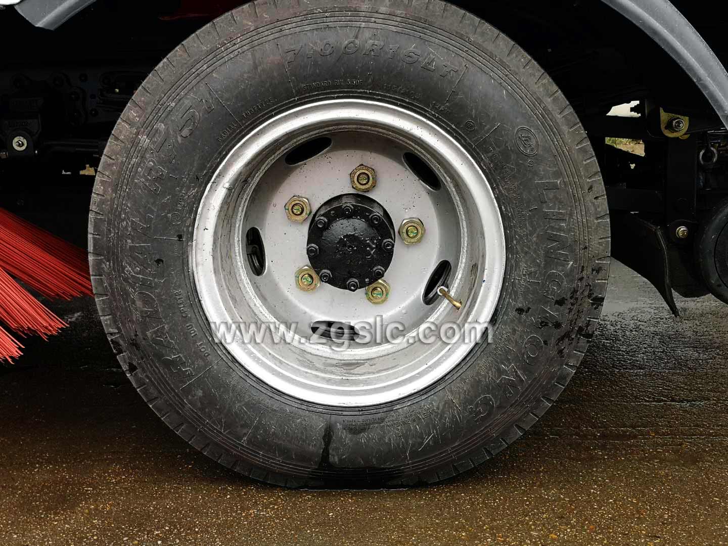 程力集團(tuán)東風(fēng)小多利卡掃路車(chē)