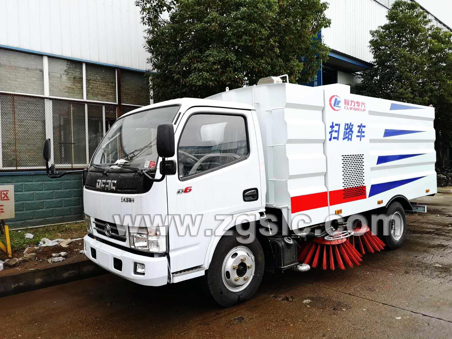 程力集團(tuán)東風(fēng)小多利卡掃路車(chē)