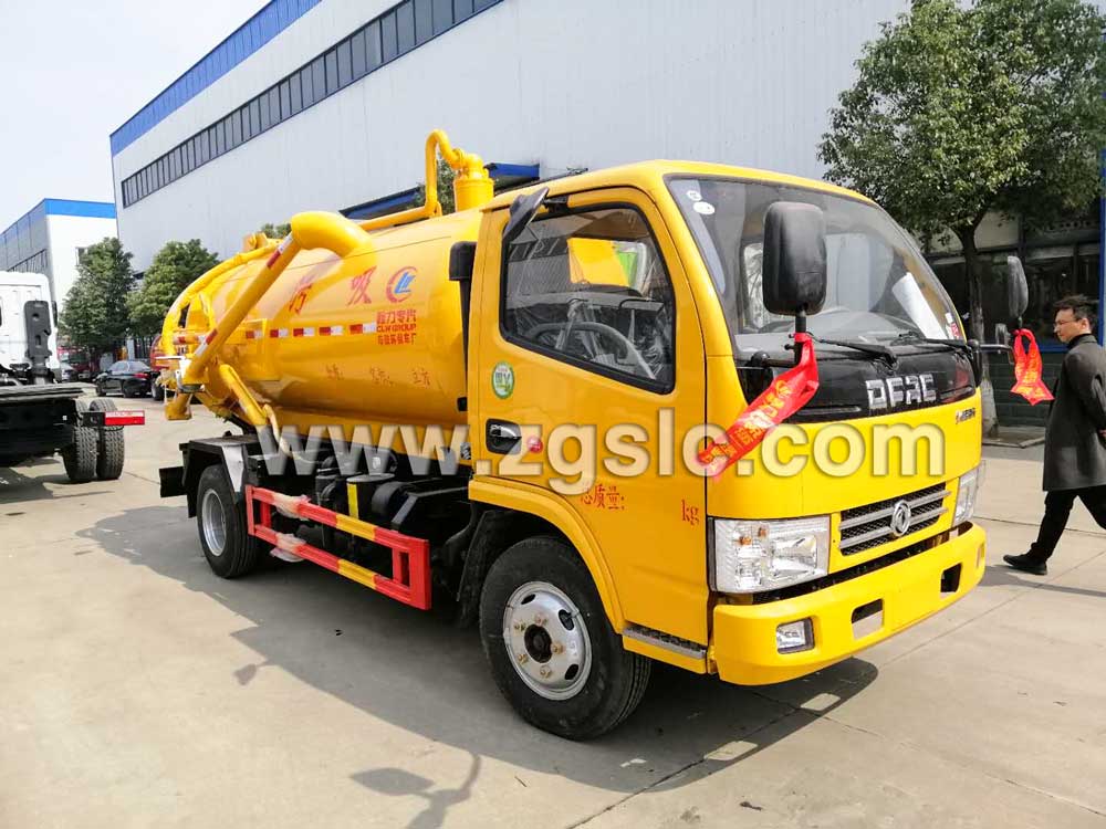 湖北程力東風(fēng)小多利卡吸污車(國五)