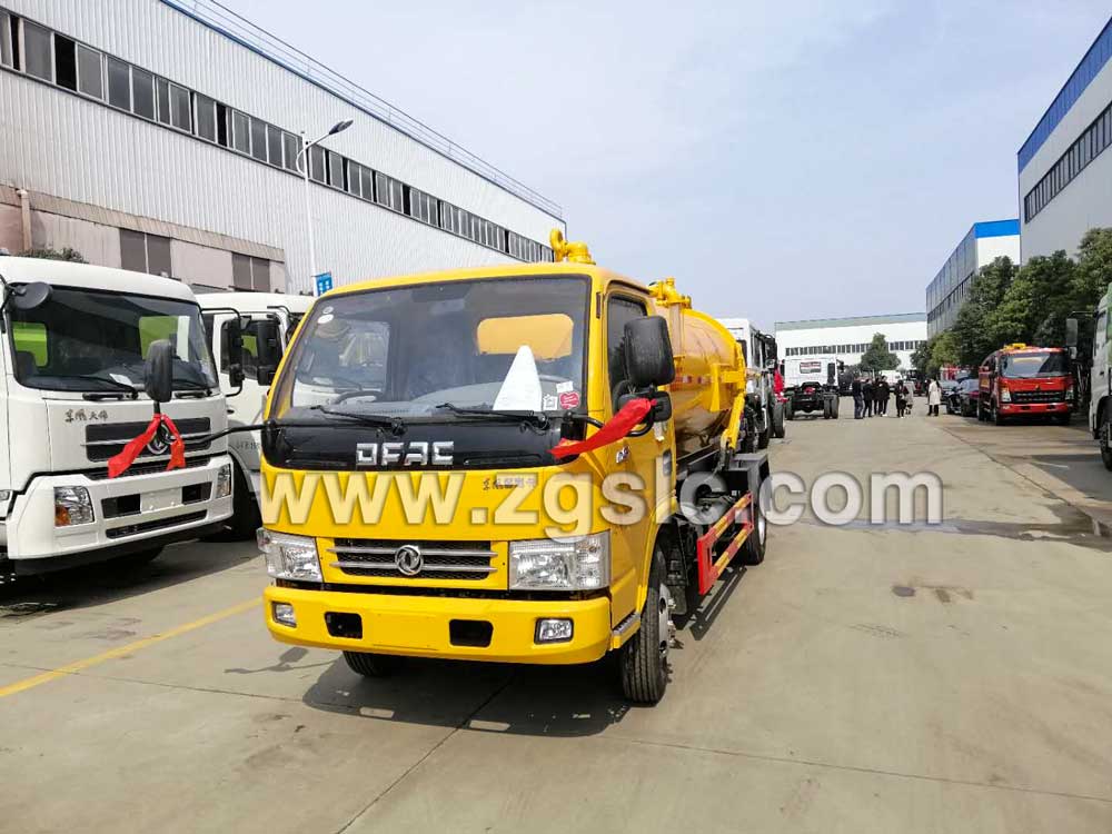 湖北程力東風(fēng)小多利卡吸污車(國五)