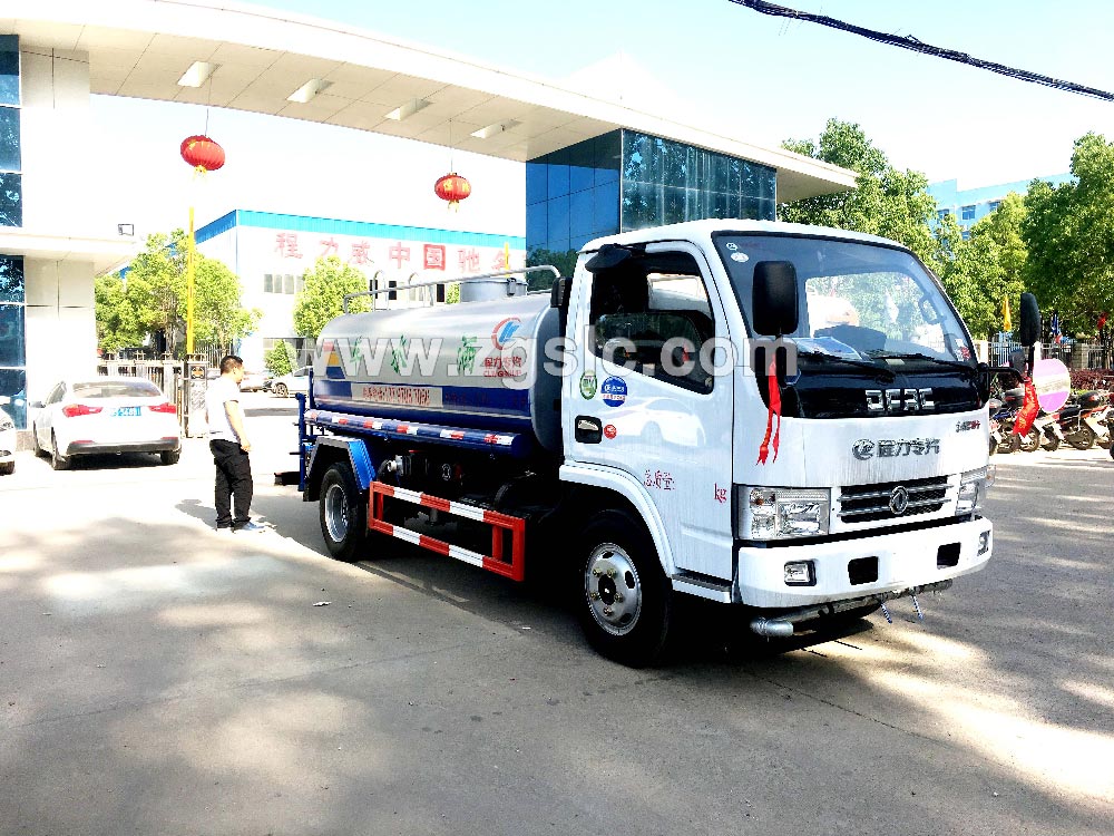 程力東風(fēng)小多利卡5方灑水車黃牌(國五)