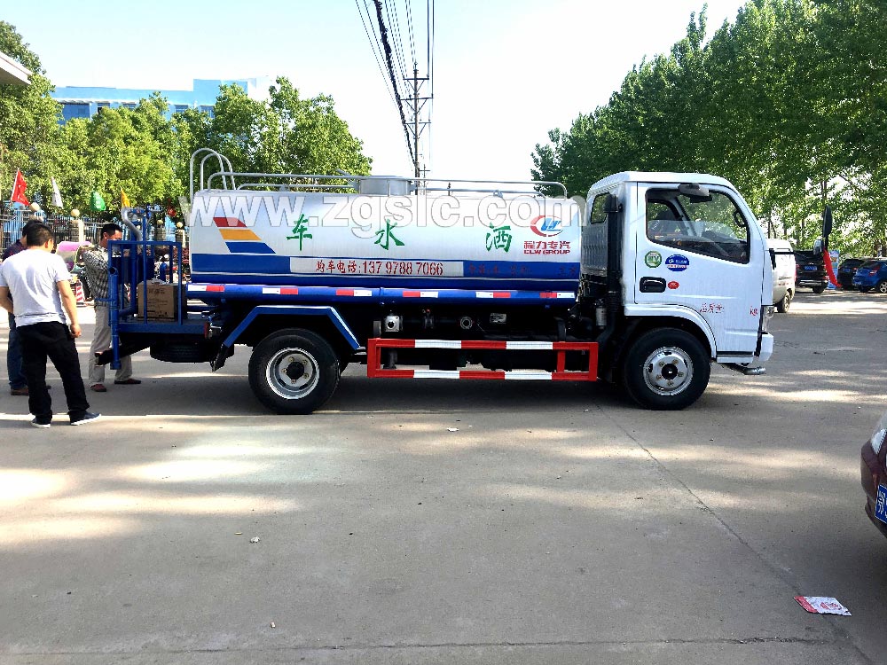 程力東風(fēng)小多利卡5方灑水車黃牌(國五)