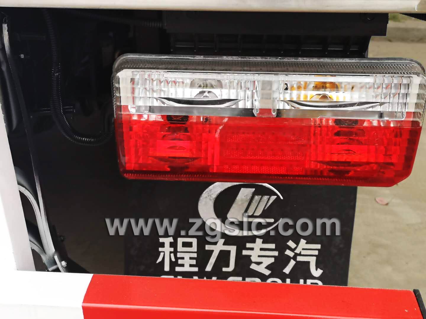 東風(fēng)途逸易燃?xì)怏w廂式運(yùn)輸車(國五)