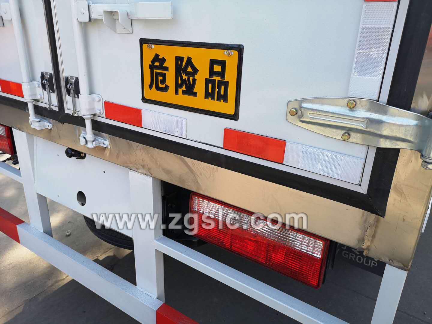 東風(fēng)小多利卡爆破器材運(yùn)輸車(國五)
