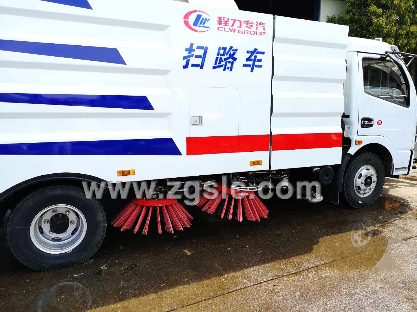 湖北程力東風(fēng)大多利卡掃路車帶雪鏟(國五)