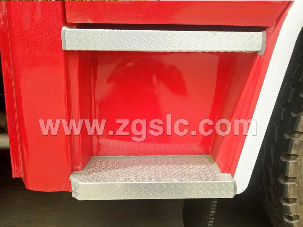 東風(fēng)天錦雙排水罐消防車(國五)