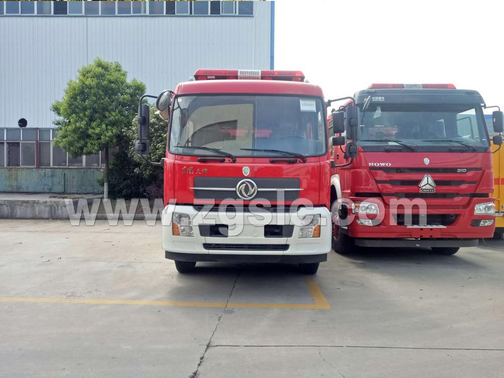 東風(fēng)天錦雙排水罐消防車(國五)