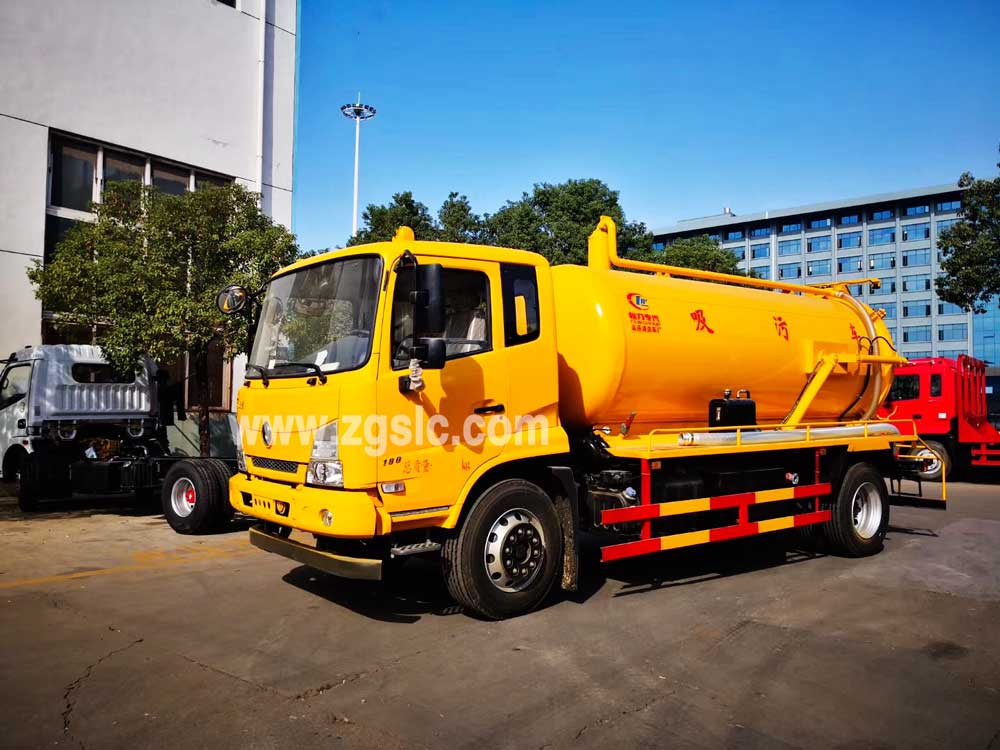 新款東風(fēng)天錦吸污車(國(guó)五)
