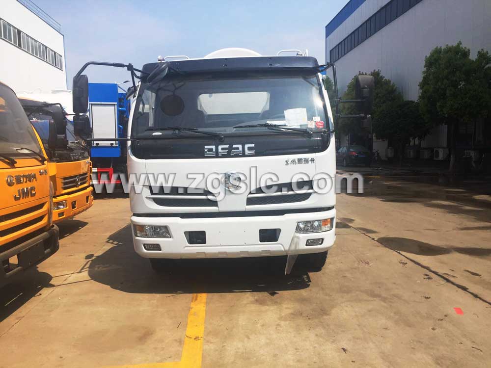 湖北程力東風(fēng)福瑞卡清洗吸污車(國五)