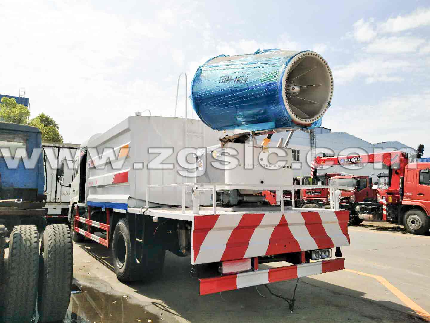 程力集團(tuán)東風(fēng)天錦抑塵車(國五)