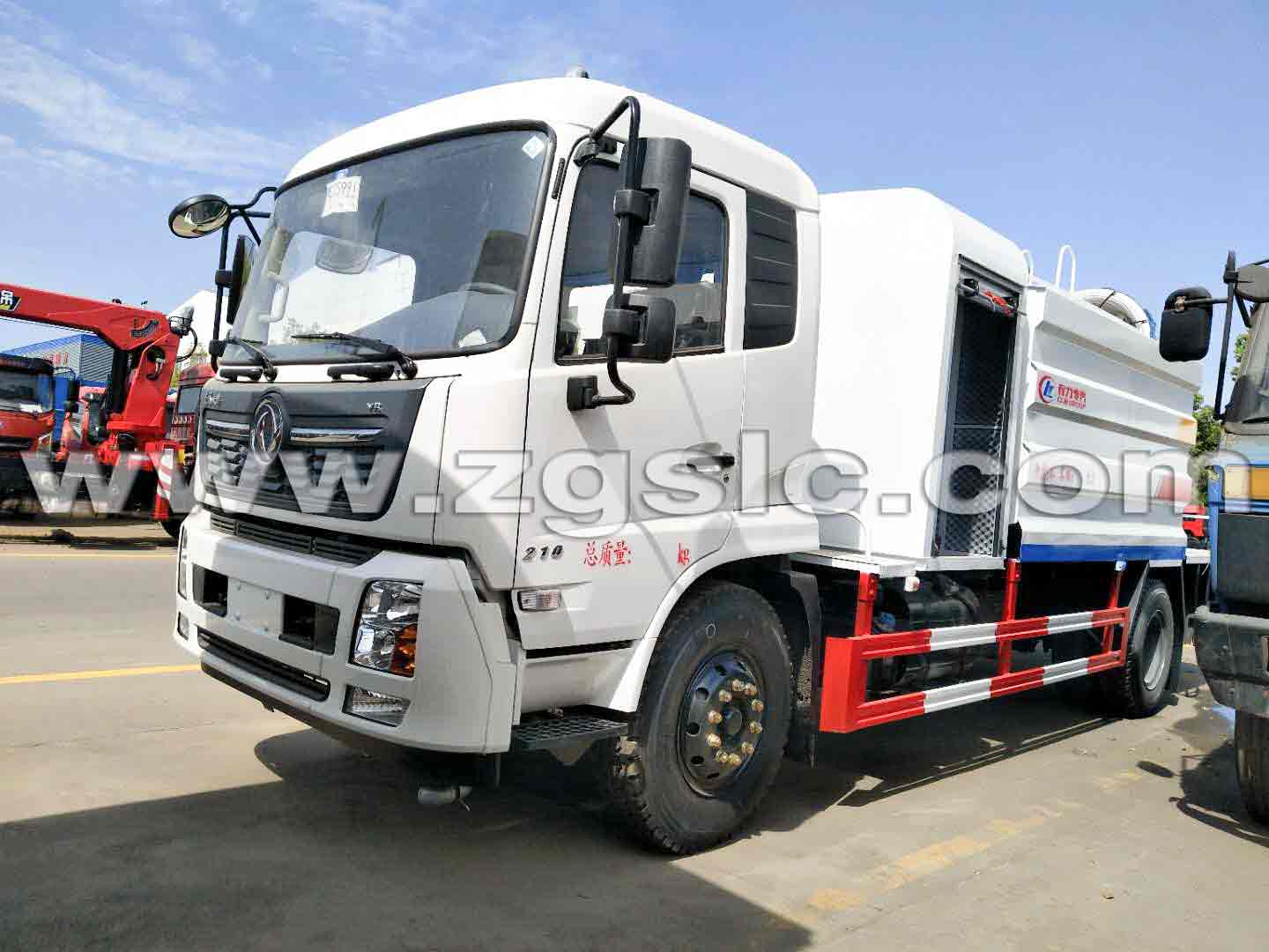 程力集團(tuán)東風(fēng)天錦抑塵車(國五)