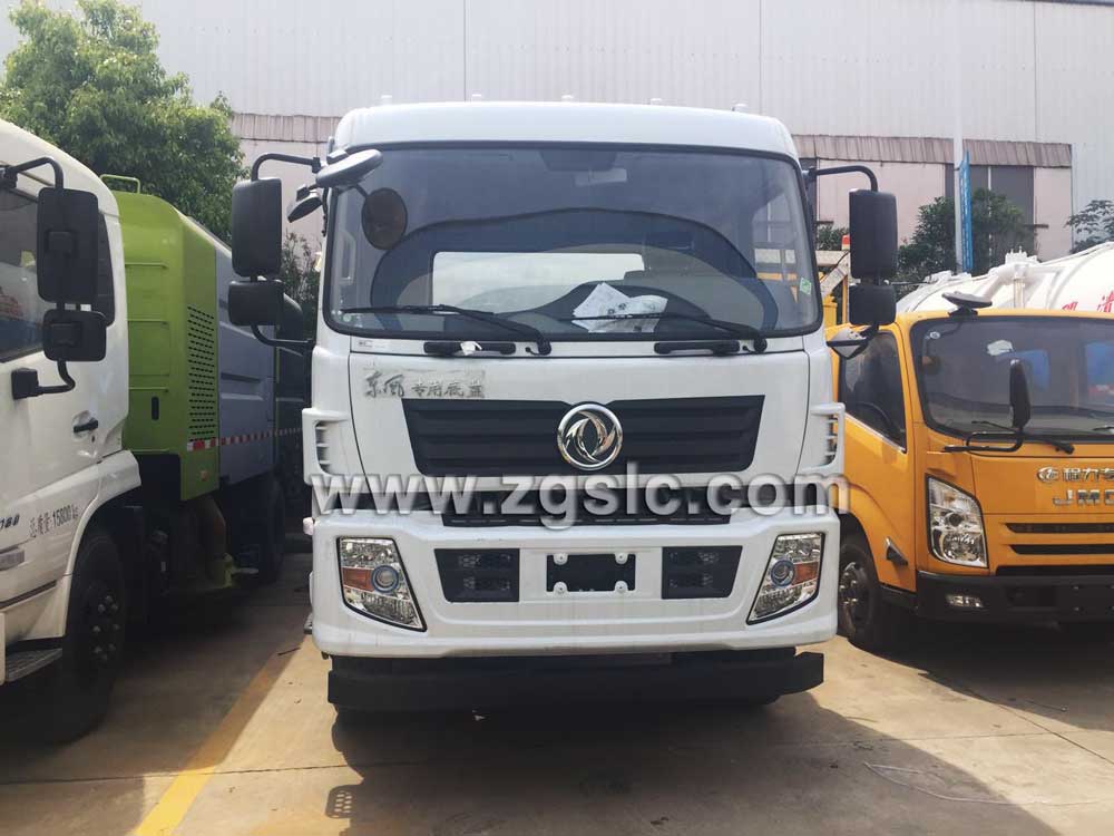 湖北程力東風(fēng)專底吸污車(國五)