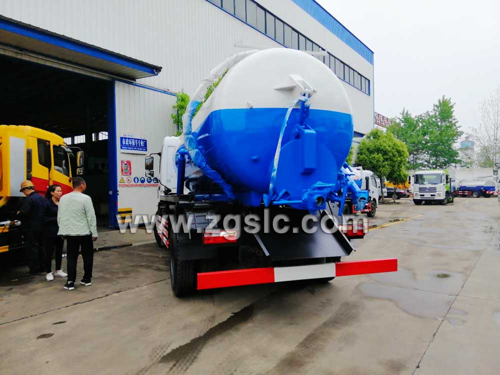 湖北程力東風(fēng)專底吸污車(國五)