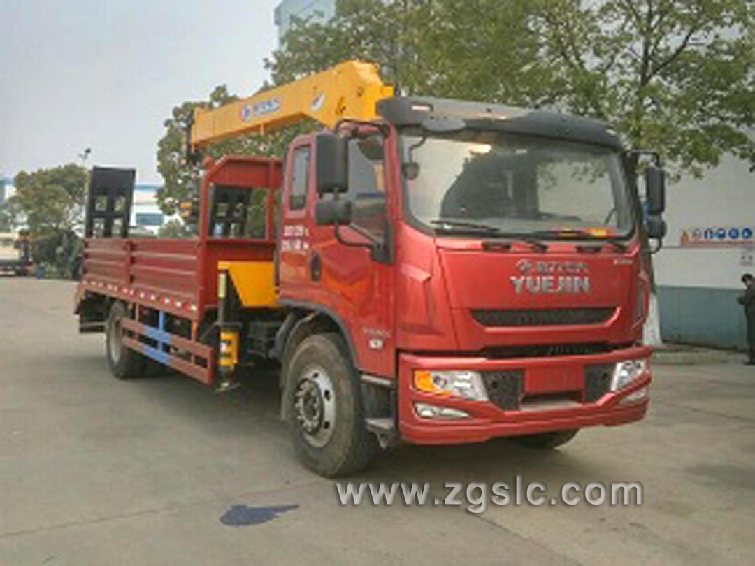 躍進(jìn)直臂式隨車起重運(yùn)輸車