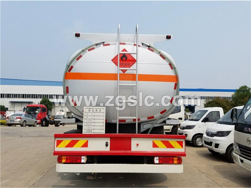 福田歐曼前四后八25方運(yùn)油車(國五)