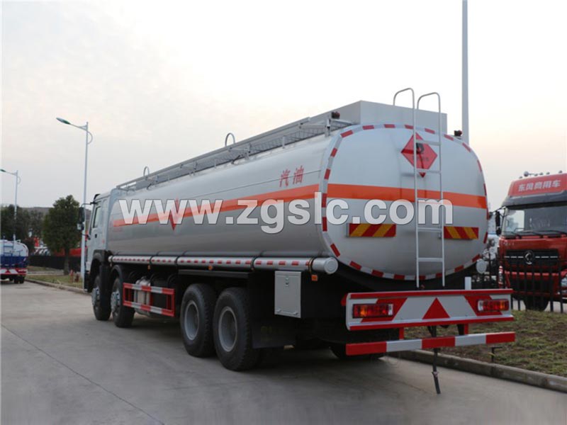 重汽前四后八30方運(yùn)油車(國五)-廠家質(zhì)量