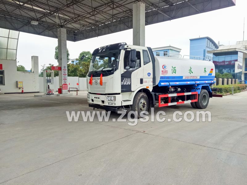 2019/06/27/，胡總在程力集團自提一輛14方解放J6灑水車，單號：25199/70129