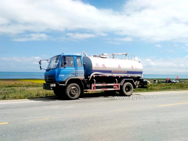 吸糞車(chē)圖片