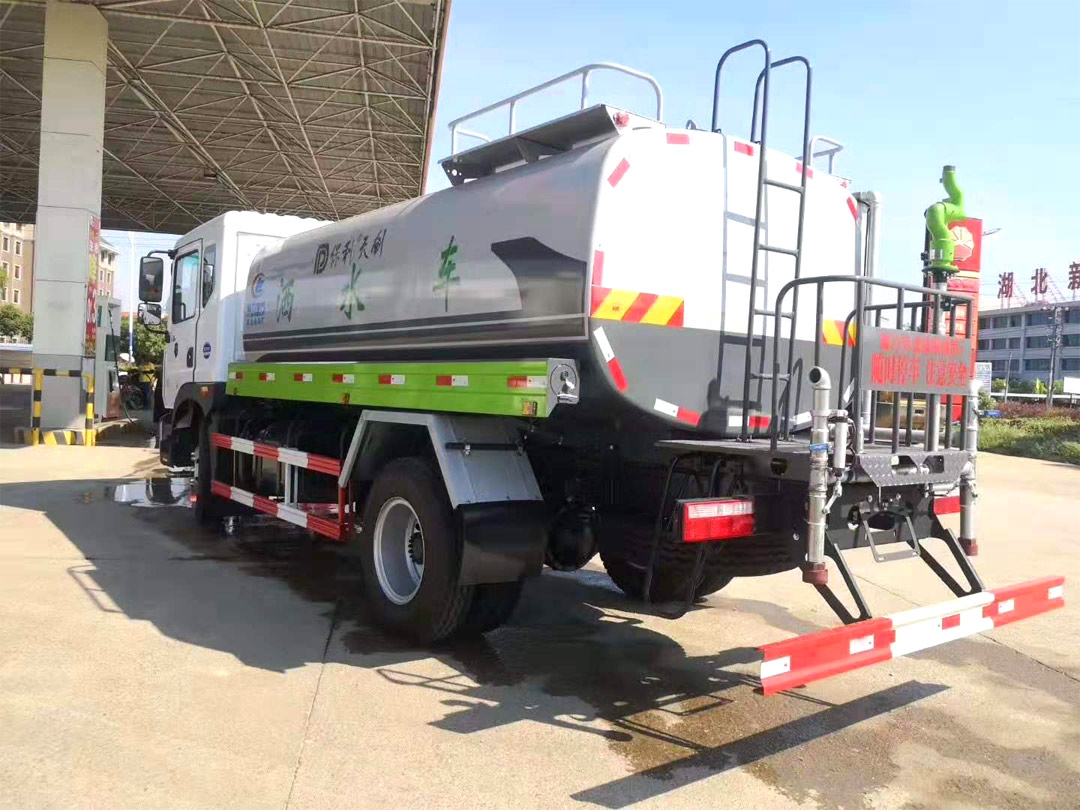 國六東風D9灑水車尾部結(jié)構(gòu)圖