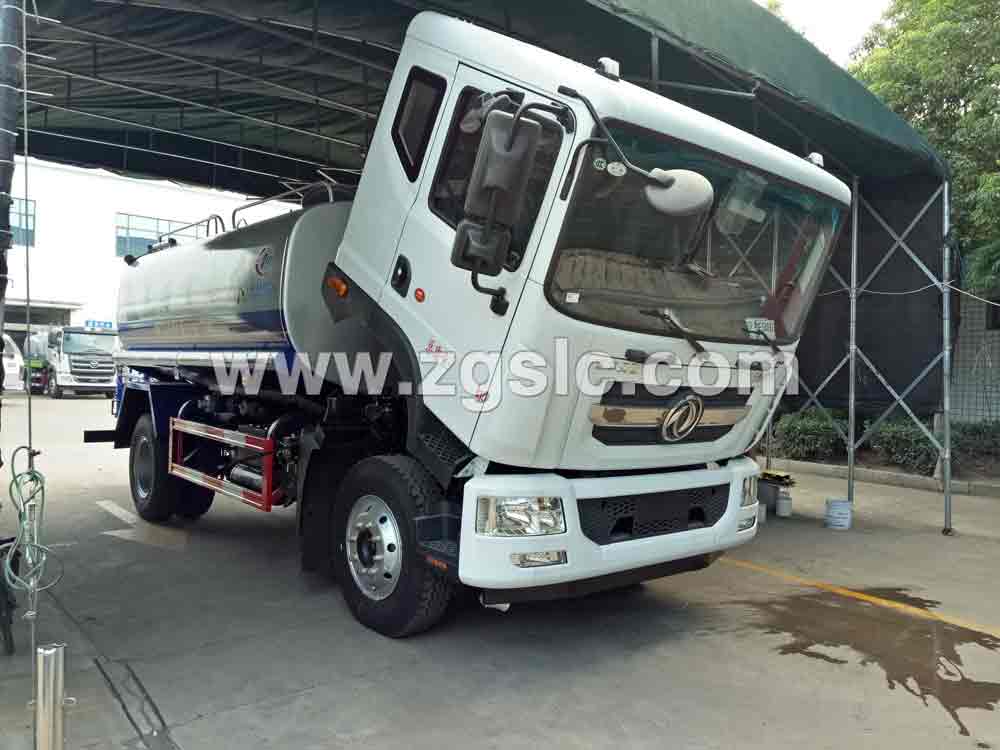 程力專用汽車(chē)股份有限公司東風(fēng)D9灑水車(chē)