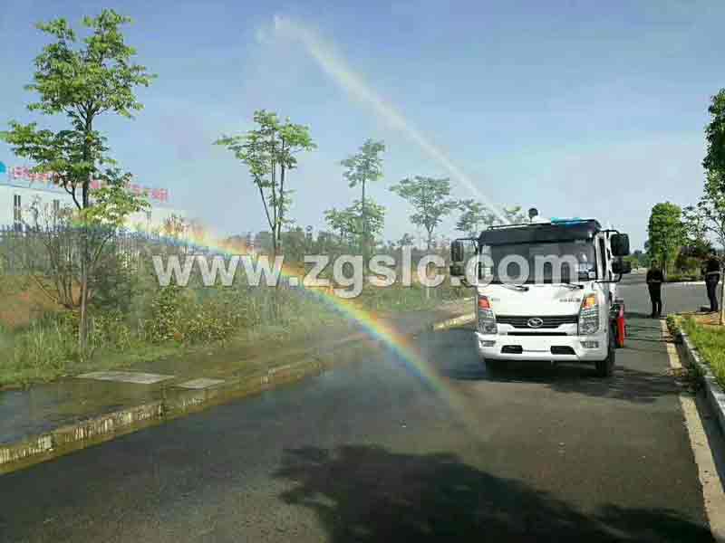 程力專用汽車股份有限公司時風(fēng)抑塵車