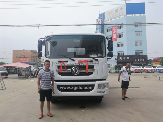 12方灑水車價(jià)格