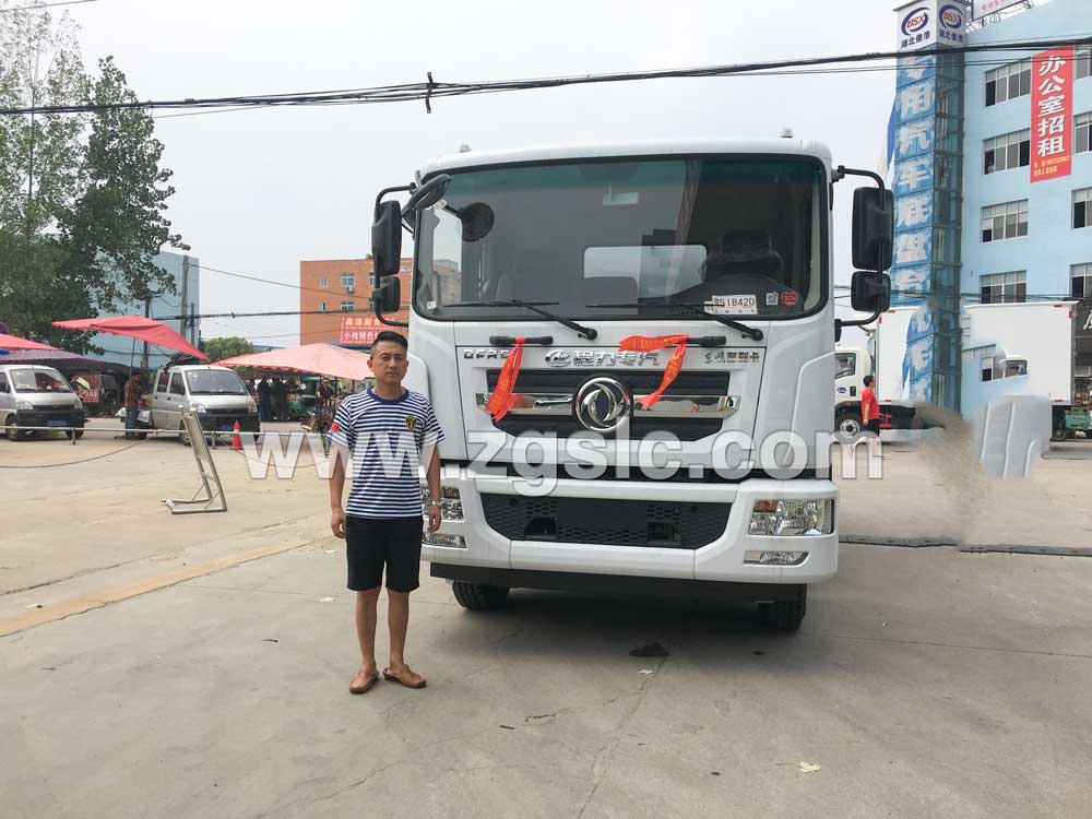 2019/08/12 岳陽(yáng)宋總在湖北程力集團(tuán)訂購(gòu)東風(fēng)D9灑水車(chē)一臺(tái)，單號(hào)30628/74022