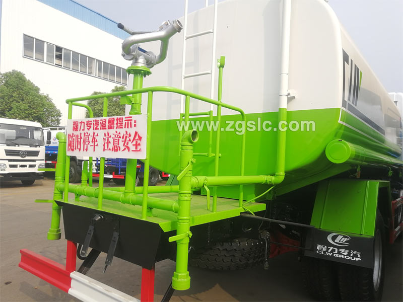 國(guó)六東風(fēng)D9灑水車_國(guó)六東風(fēng)D9灑水車輪胎規(guī)格多大