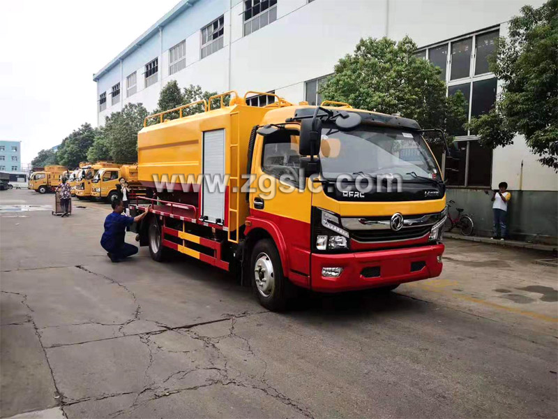 程力集團(tuán)東風(fēng)大多利卡清洗吸污車_清洗吸污車配置