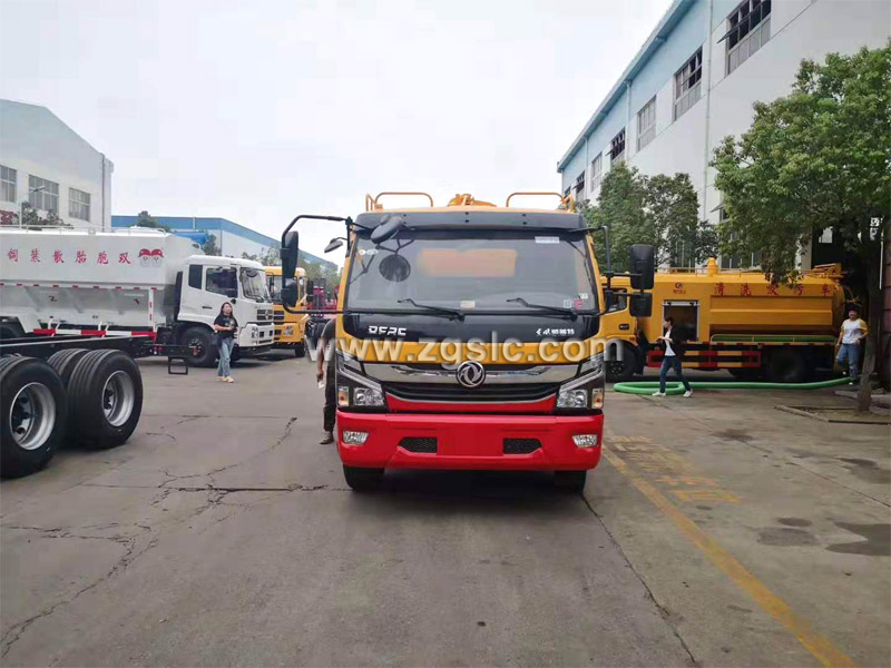 程力集團(tuán)東風(fēng)大多利卡清洗吸污車_清洗吸污車價格
